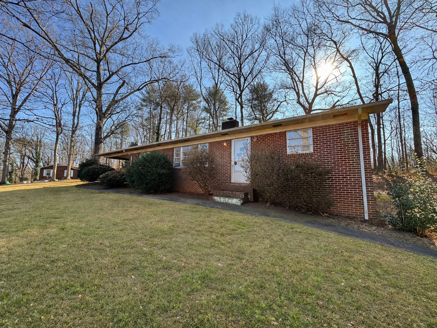 5804 Elkin Highway